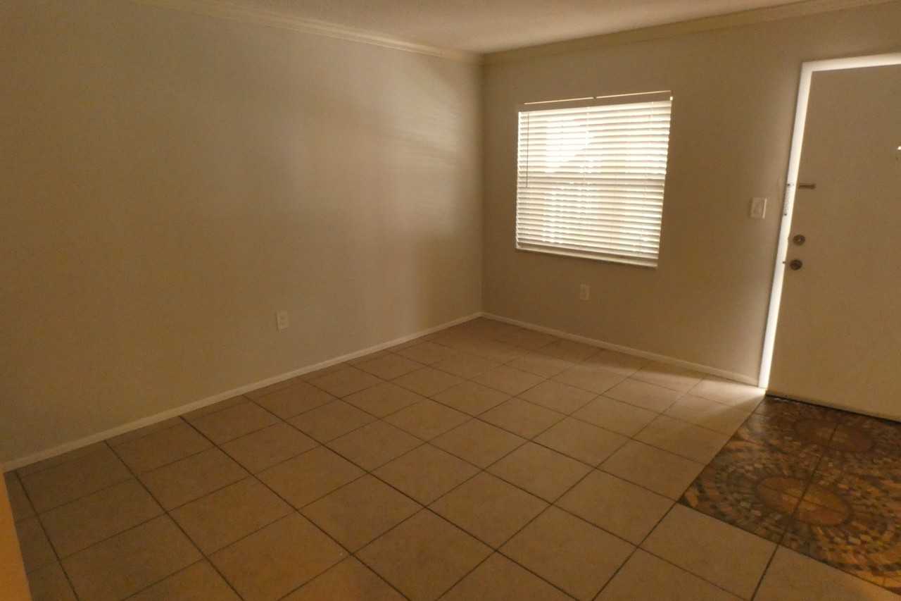 121 3rd Avenue North #108 - Photo 3 of 12