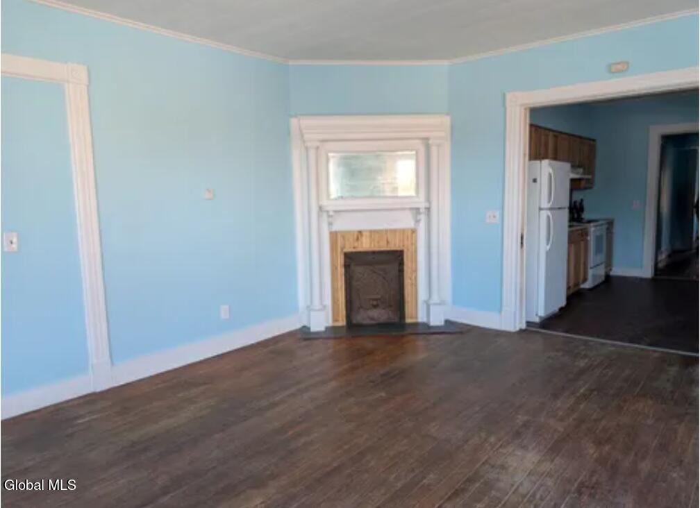 155 Champlain Ave - Photo 2 of 10