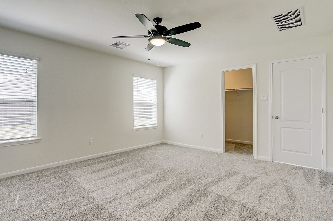 28419 Aubrey Orchard Ln - Photo 5 of 10