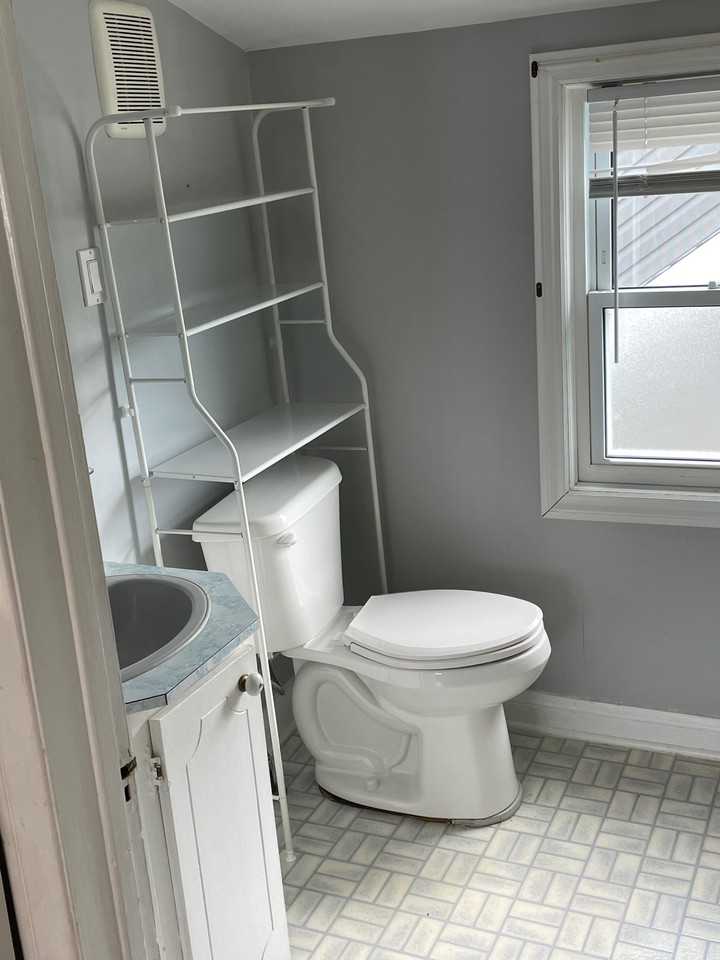 786 Stanley Street - Photo 6 of 11