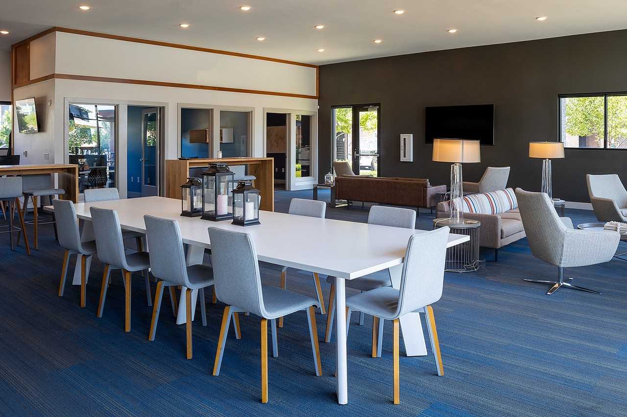 HQ Flats - Photo 5 of 50