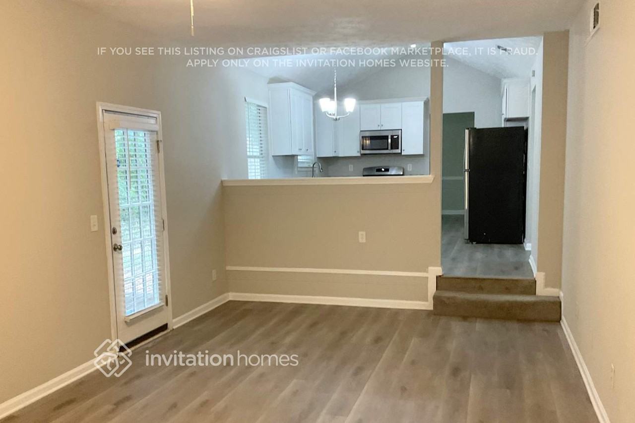 3261 Sugar Creek Falls Ave Se - Photo 3 of 17