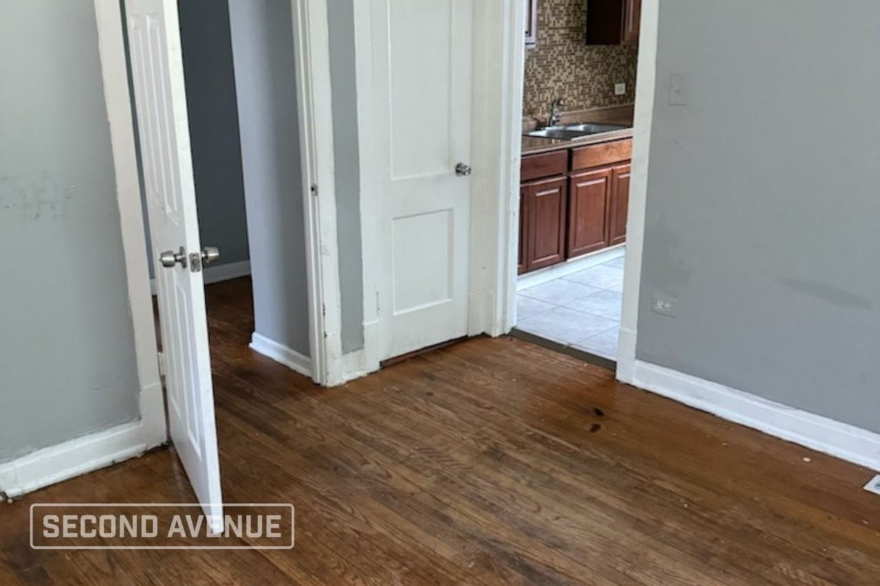 9320 S Saginaw Ave - Photo 3 of 13