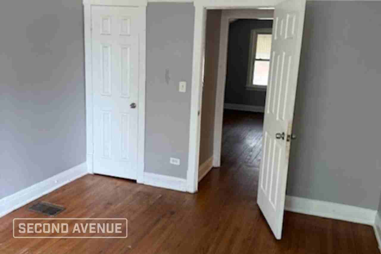 9320 S Saginaw Ave - Photo 4 of 13