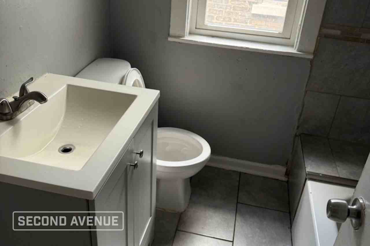 9320 S Saginaw Ave - Photo 5 of 13