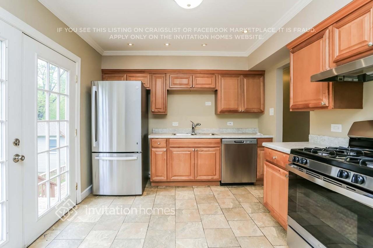 22462 Imperial Dr - Photo 7 of 16