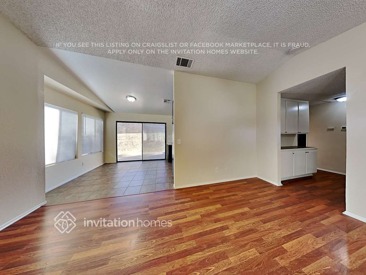 15111 Wavecrest Dr - Photo 3 of 19