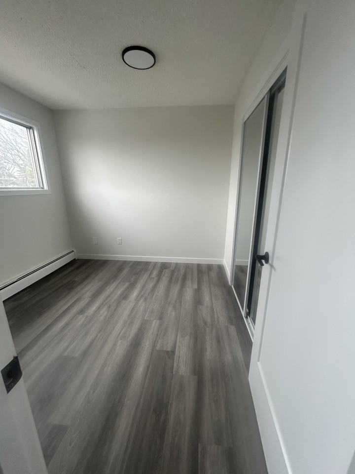 Grasslands Manor - Photo 5 of 9