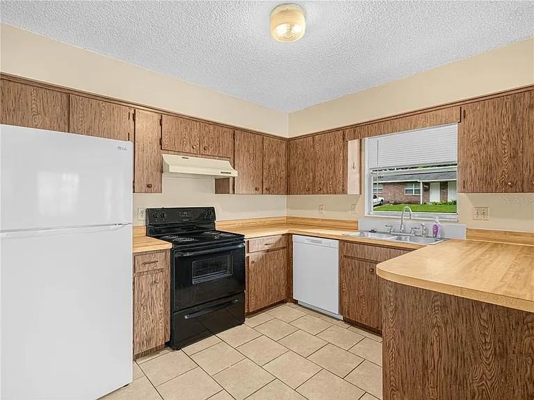 1215 Hartsell Avenue - Photo 4 of 20