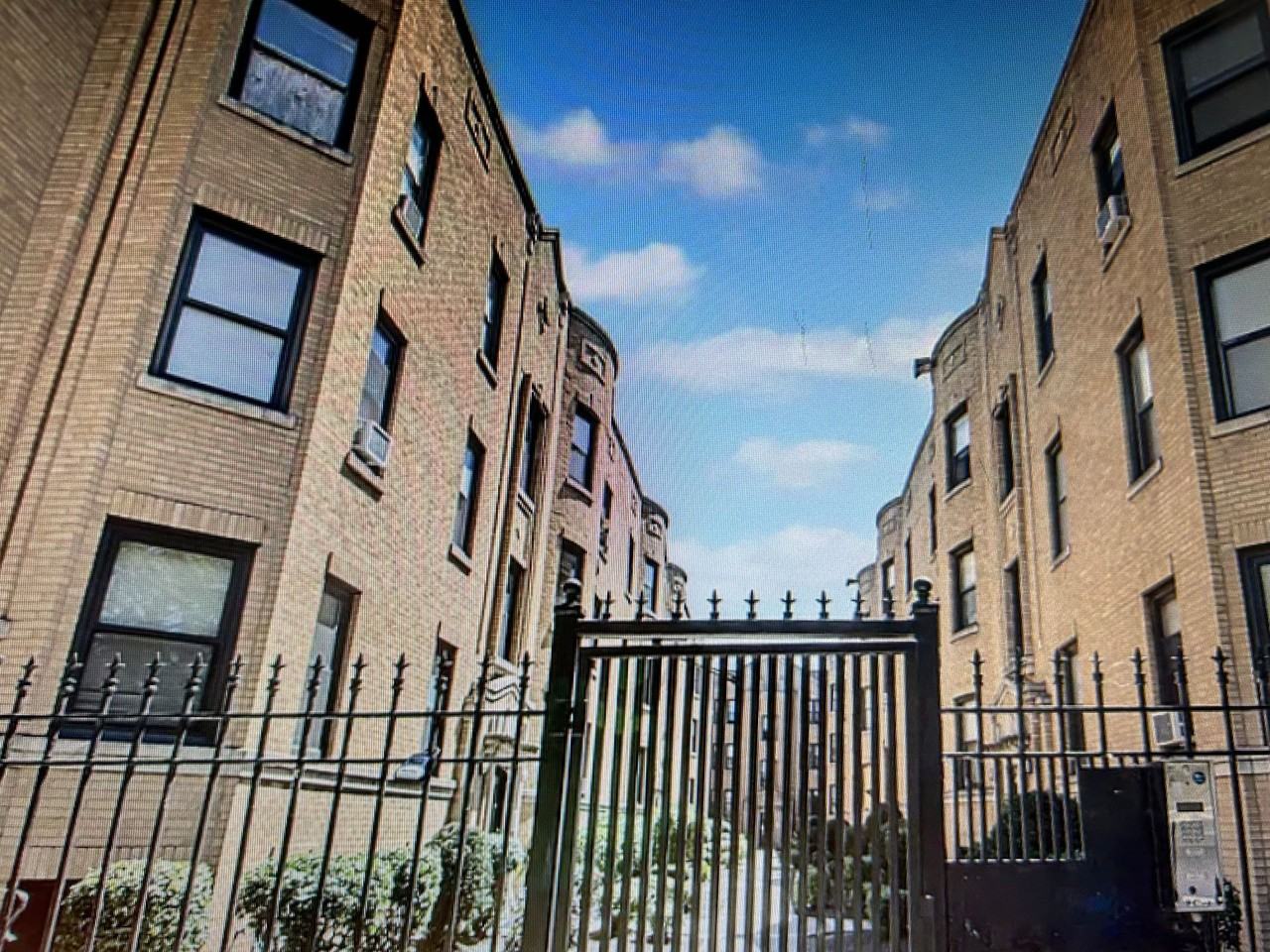 4611 South Drexel Blvd - Photo 2 of 6