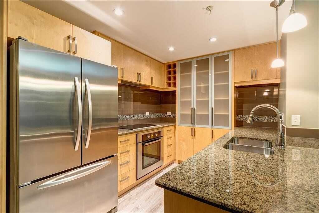 Solaire - 888 4th Ave SW - Photo 3 of 40