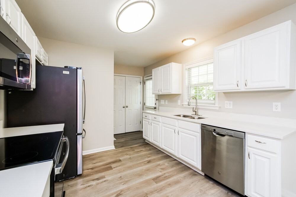 500 Jaffiley Ct - Photo 6 of 16