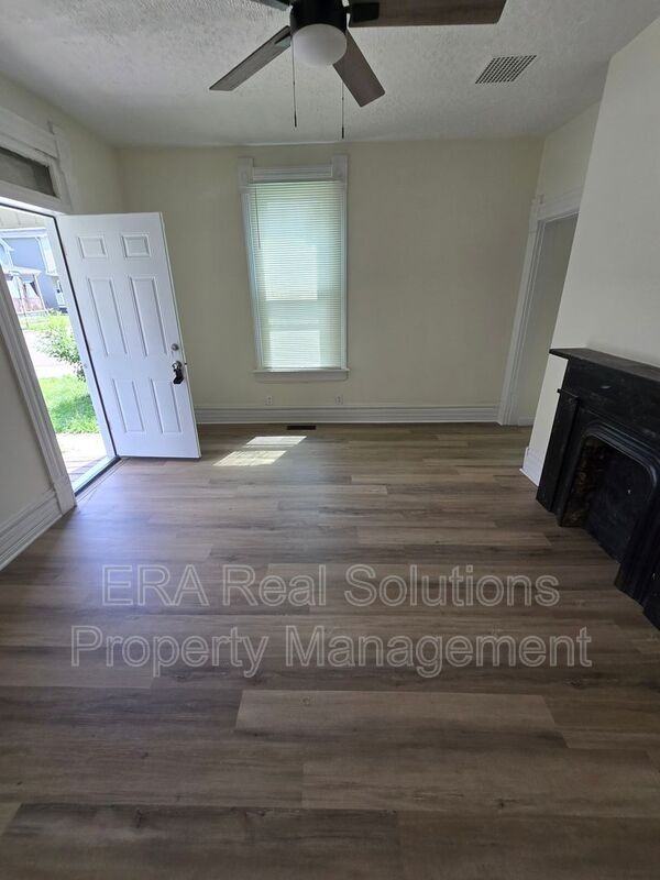 611 Stanley Ave - Photo 2 of 32