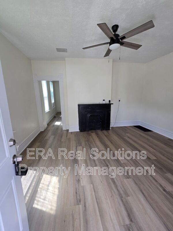 611 Stanley Ave - Photo 3 of 32