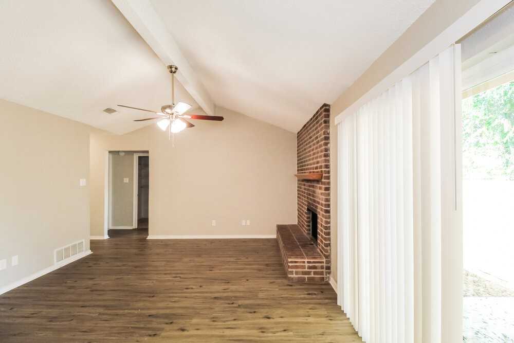 2800 Terry Ct - Photo 4 of 16