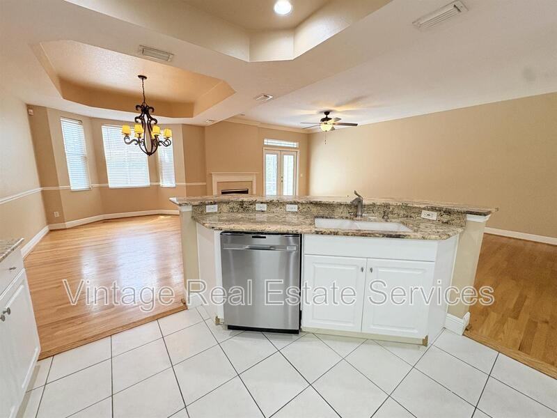 2856 Bayshore Trails Dr - Photo 4 of 31