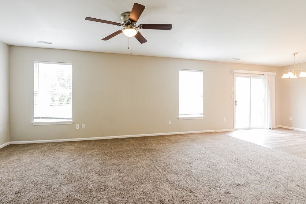 4261 Village Bend Dr - Photo 4 of 17