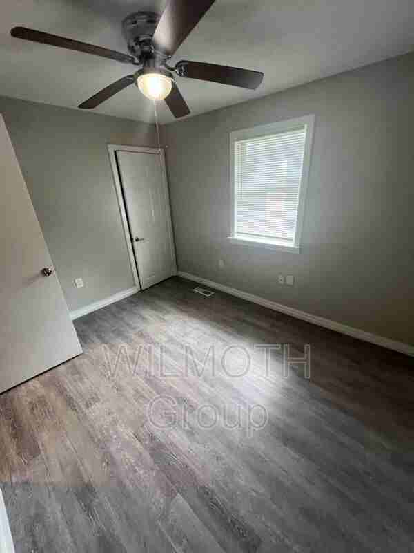 824 Harlan St - Photo 5 of 17