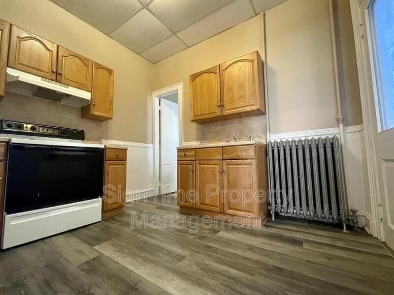 222 Summit Ave #1F - Photo 2 of 6