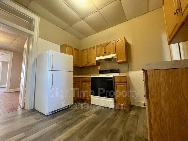 222 Summit Ave #1F - Photo 3 of 6