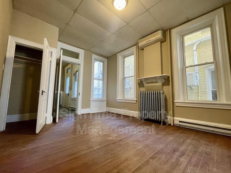 222 Summit Ave #1F - Photo 4 of 6