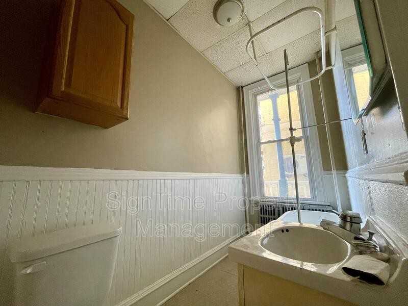 222 Summit Ave #1F - Photo 5 of 6