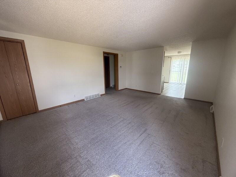 2709 1st Ave - Photo 3 of 25