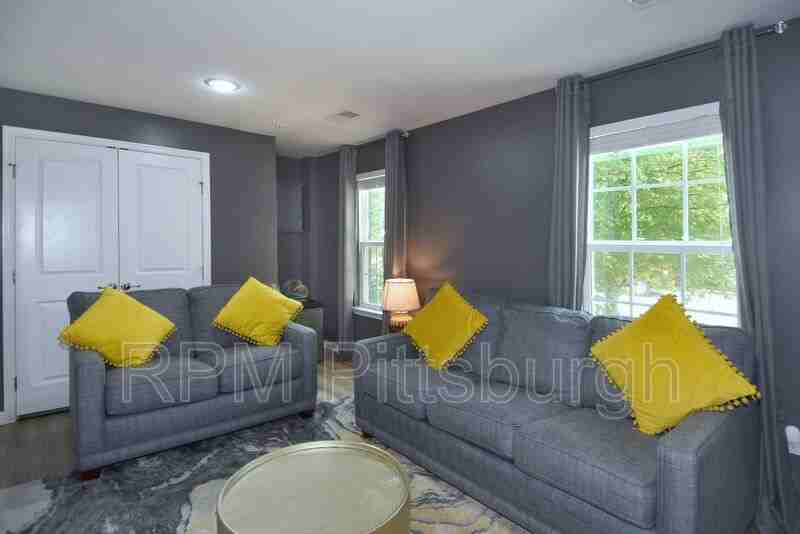 1726 St Johns Ln - Photo 3 of 29