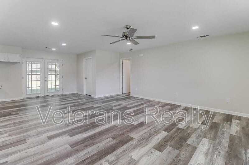 129 Quarles St - Photo 5 of 30