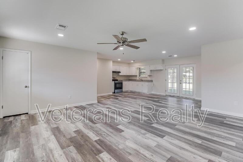 129 Quarles St - Photo 6 of 30