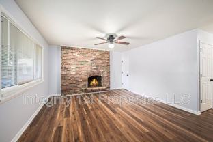 4202 N Askew Ave - Photo 1 of 1