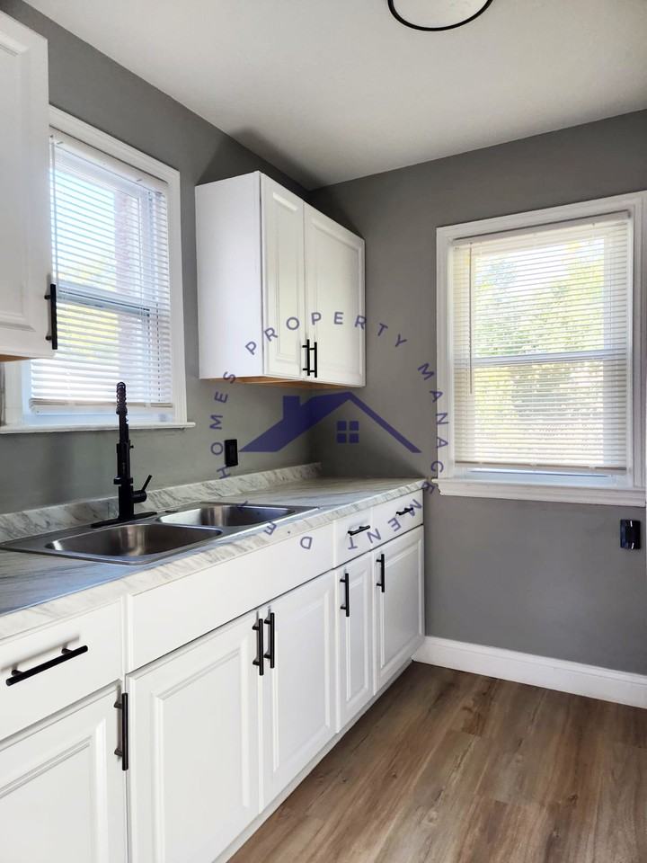 20405 Sorrento Avenue - Photo 3 of 6
