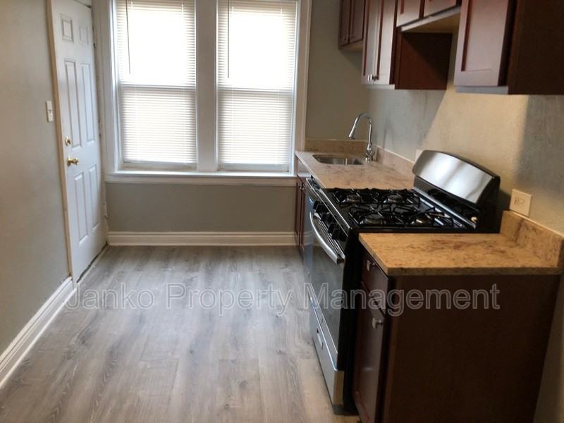 2909 W 56th St #1 - Photo 2 of 8