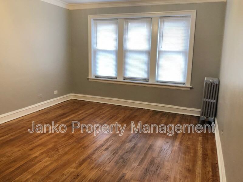 2909 W 56th St #1 - Photo 5 of 8