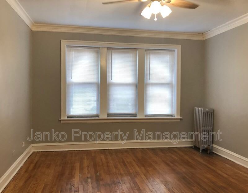 2909 W 56th St #1 - Photo 6 of 8