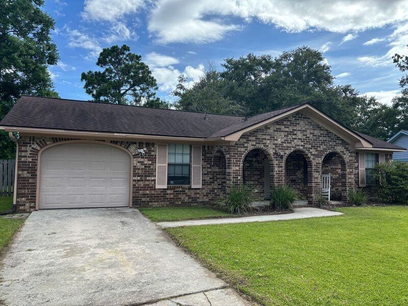 206 Village Green Cir - Photo 3 of 28
