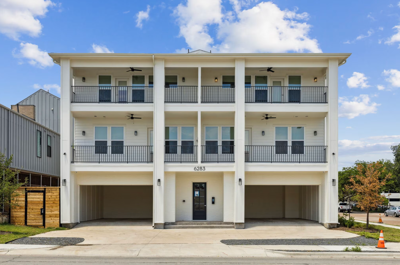 6283 La Vista - Photo 3 of 40