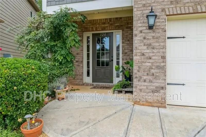 128 Freedom Dr - Photo 3 of 25