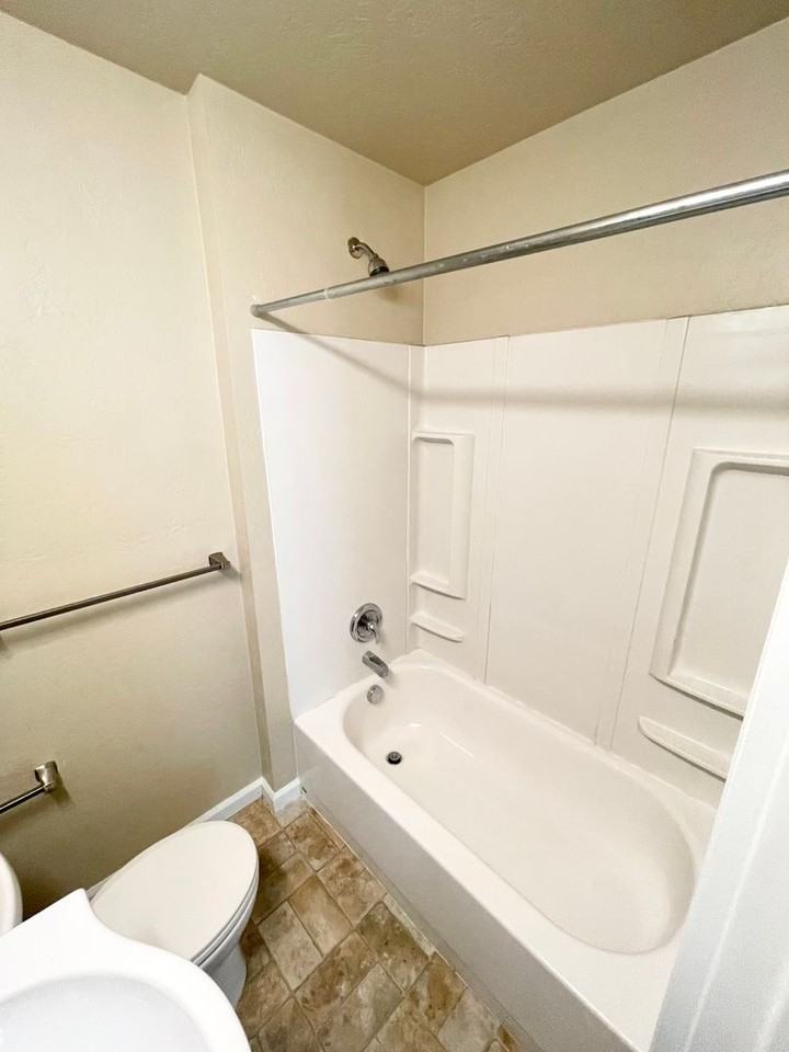 813 N 13th St - Photo 2 of 17