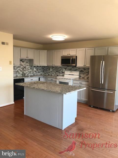 103 Stoney Brook Court - Photo 3 of 15