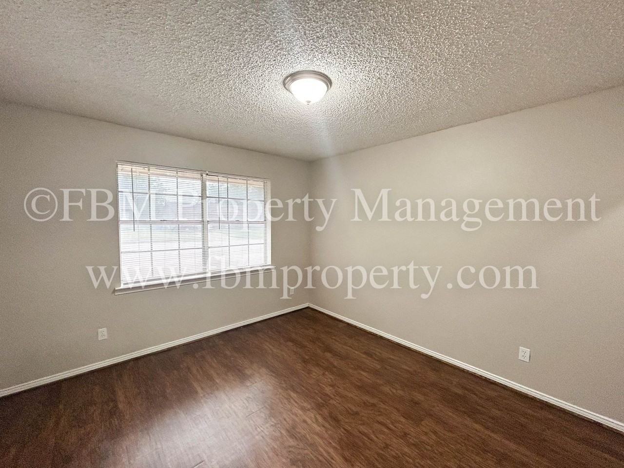 1603 S Hall St #A - Photo 7 of 16
