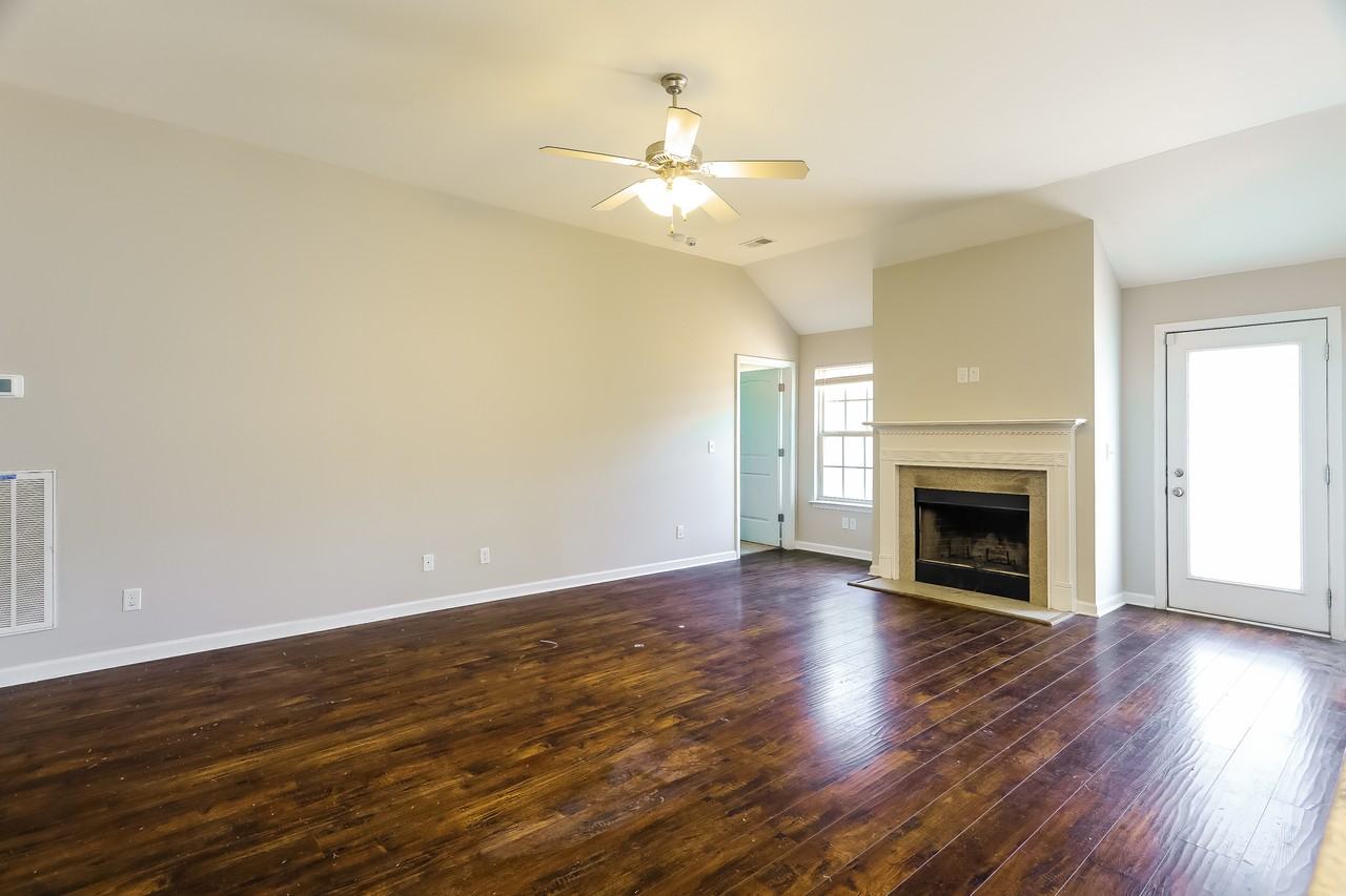 8017 Charleston Pl - Photo 3 of 15