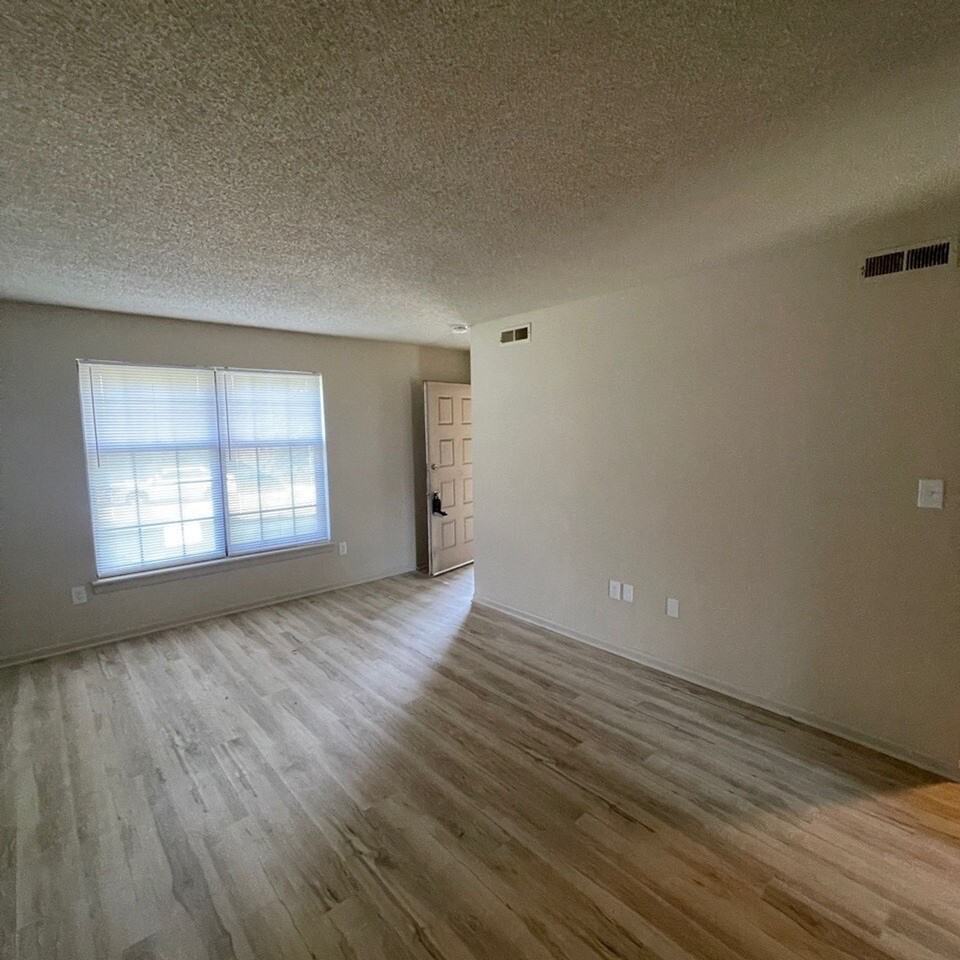 Newly Renovated 4 - Photo 3 of 14