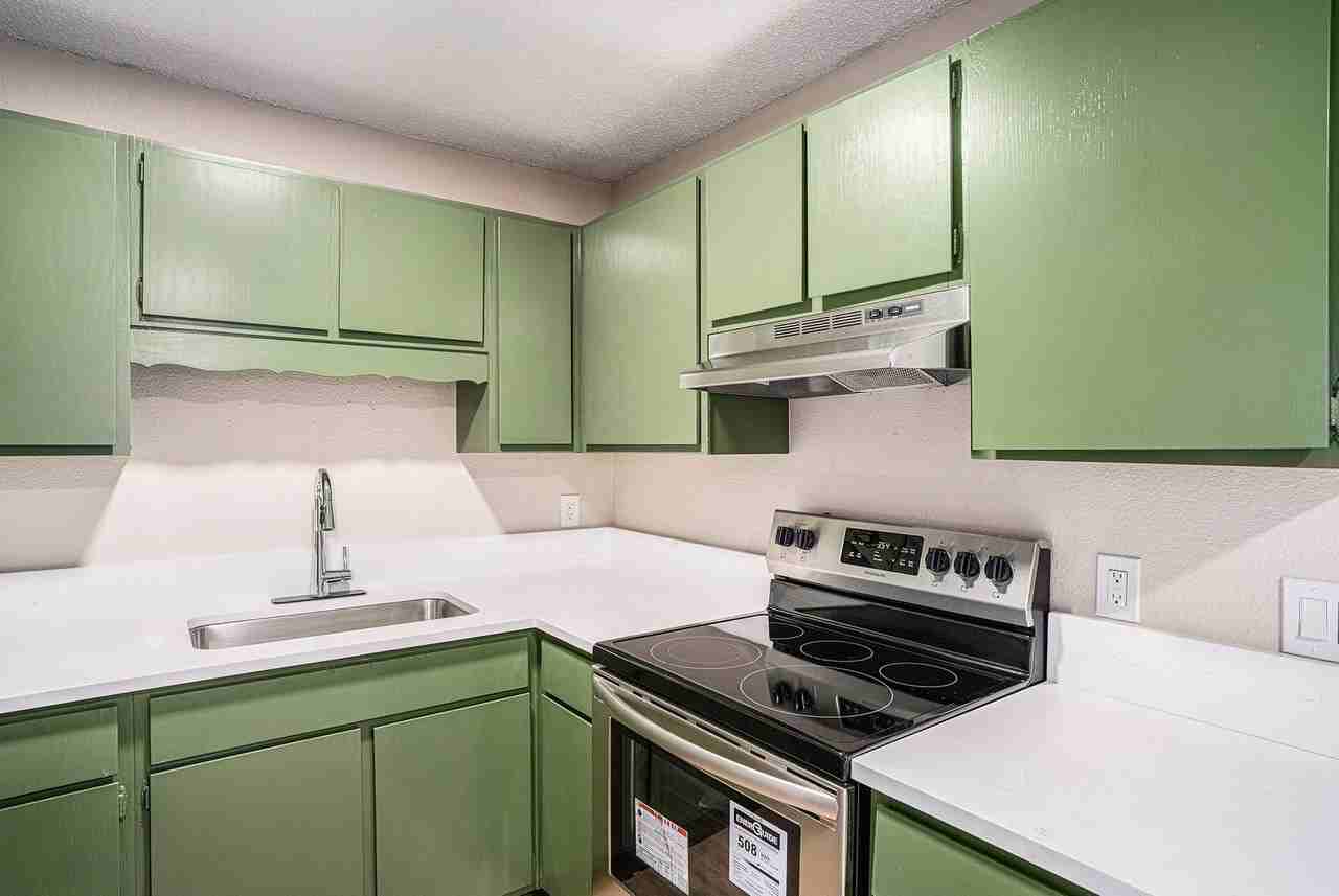 Fully Updated 2BD Condo - Photo 6 of 17