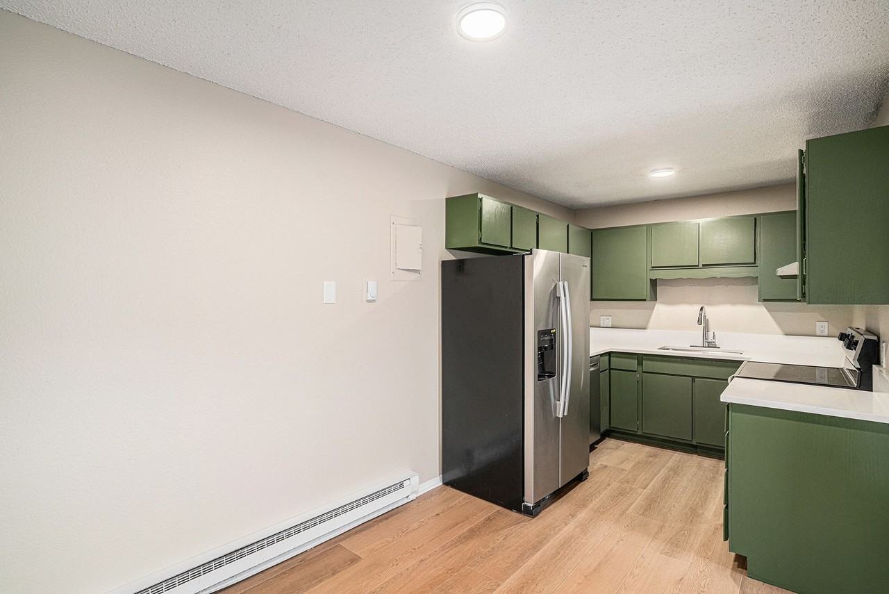 Fully Updated 2BD Condo - Photo 7 of 17