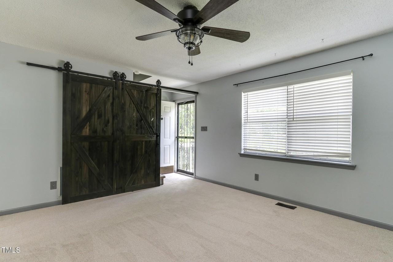 2806 Ross Road Road - Photo 3 of 25