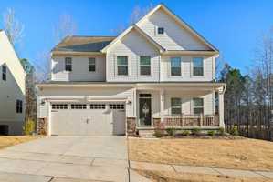 featured image of 1216 Edgemoore Trl