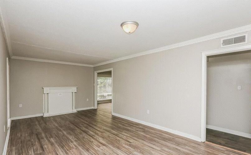 3301 Suncrest Dr - Photo 2 of 6