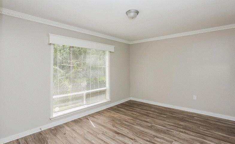 3301 Suncrest Dr - Photo 3 of 6