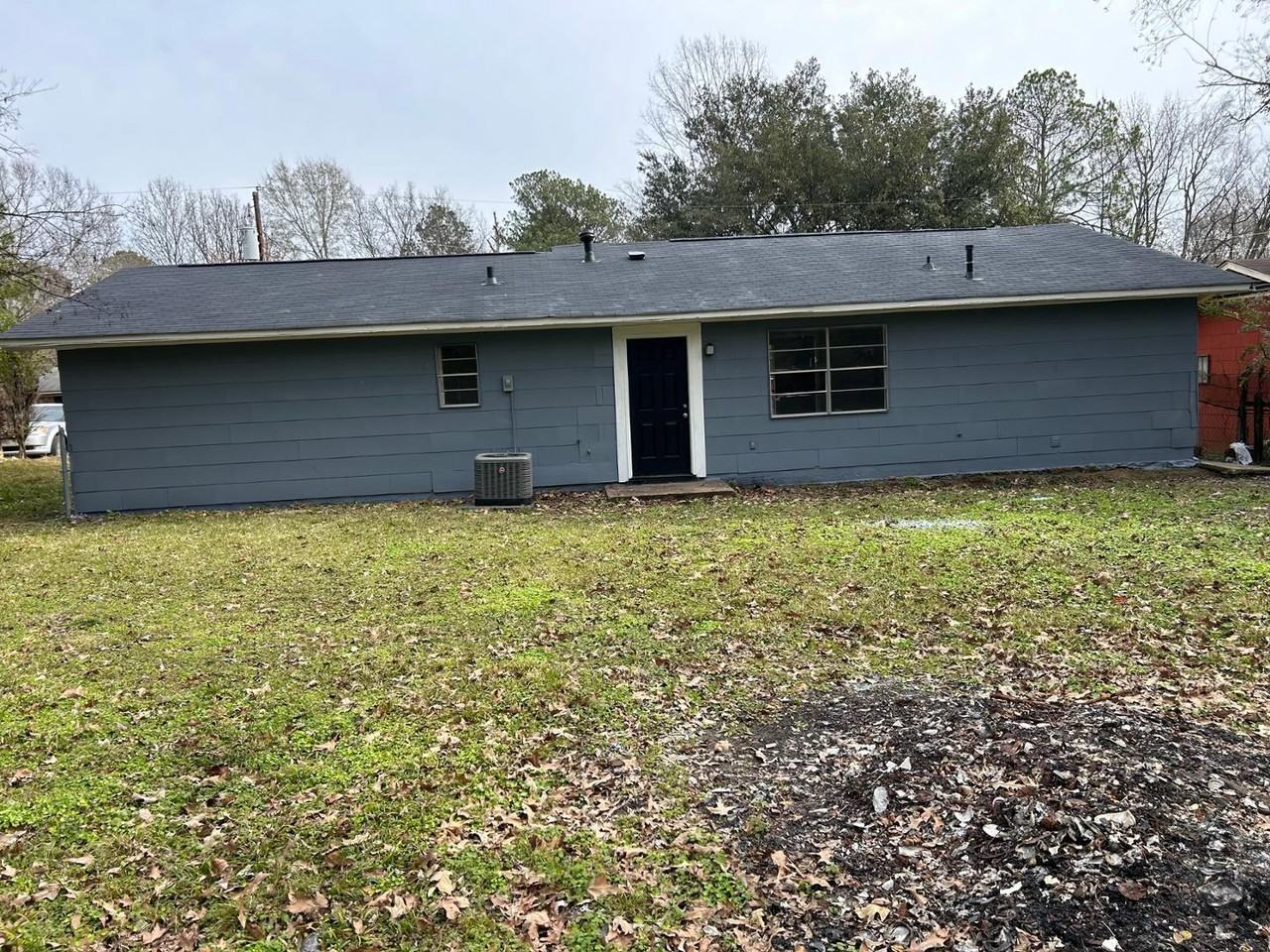 601 W Hill Dr - Photo 2 of 2